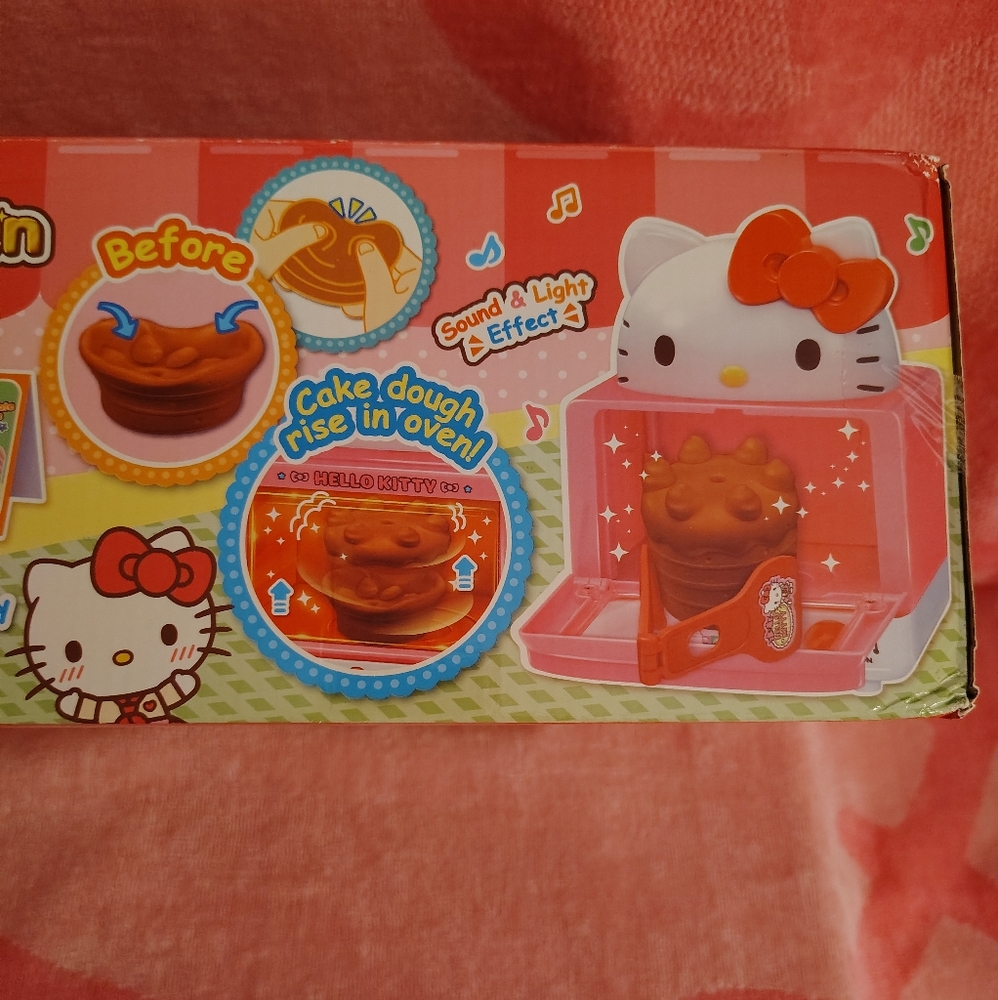 EXCLUSIVE - Hello Kitty Amazing Oven Playset - Picture 13 of 13
